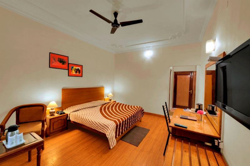 Suman Royal Resort-Premium Room1